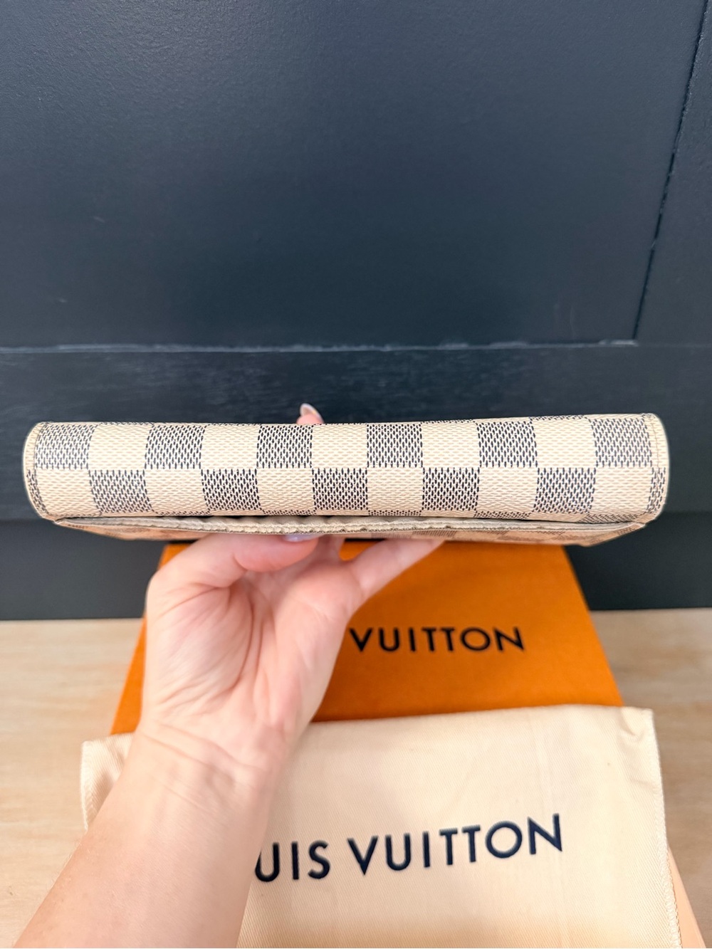 Louis Vuitton Damier Azur Sarah Wallet - Classic Envelope Style - Picture 10 of 16